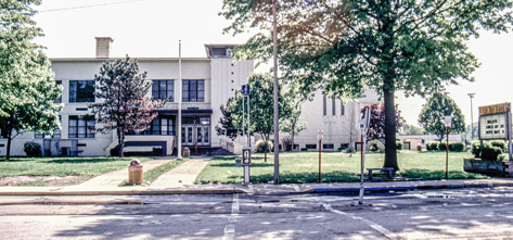 Roxana Illinois High School watching high school basketball games and Sunday afternoon practice 3 blocks away favorite 50s childhood neighborhood routines
