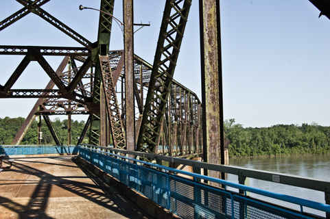 Chain of Rocks Bridge crossing of Mississippi River, location near the confluence of Illinois and Missouri Rivers and my favorite 50s family fishing custom, Macoupin creek, my first forests creeks and ponds memories